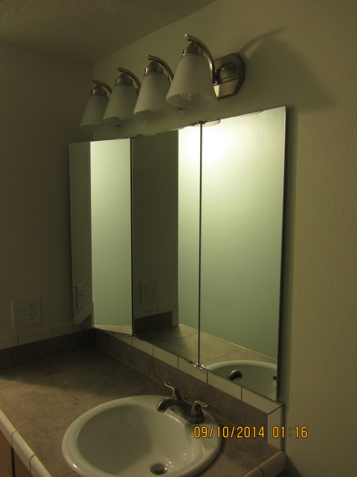 Trifold Vanity And Wardrobe Mirrors, Tri Fold Bathroom Mirror